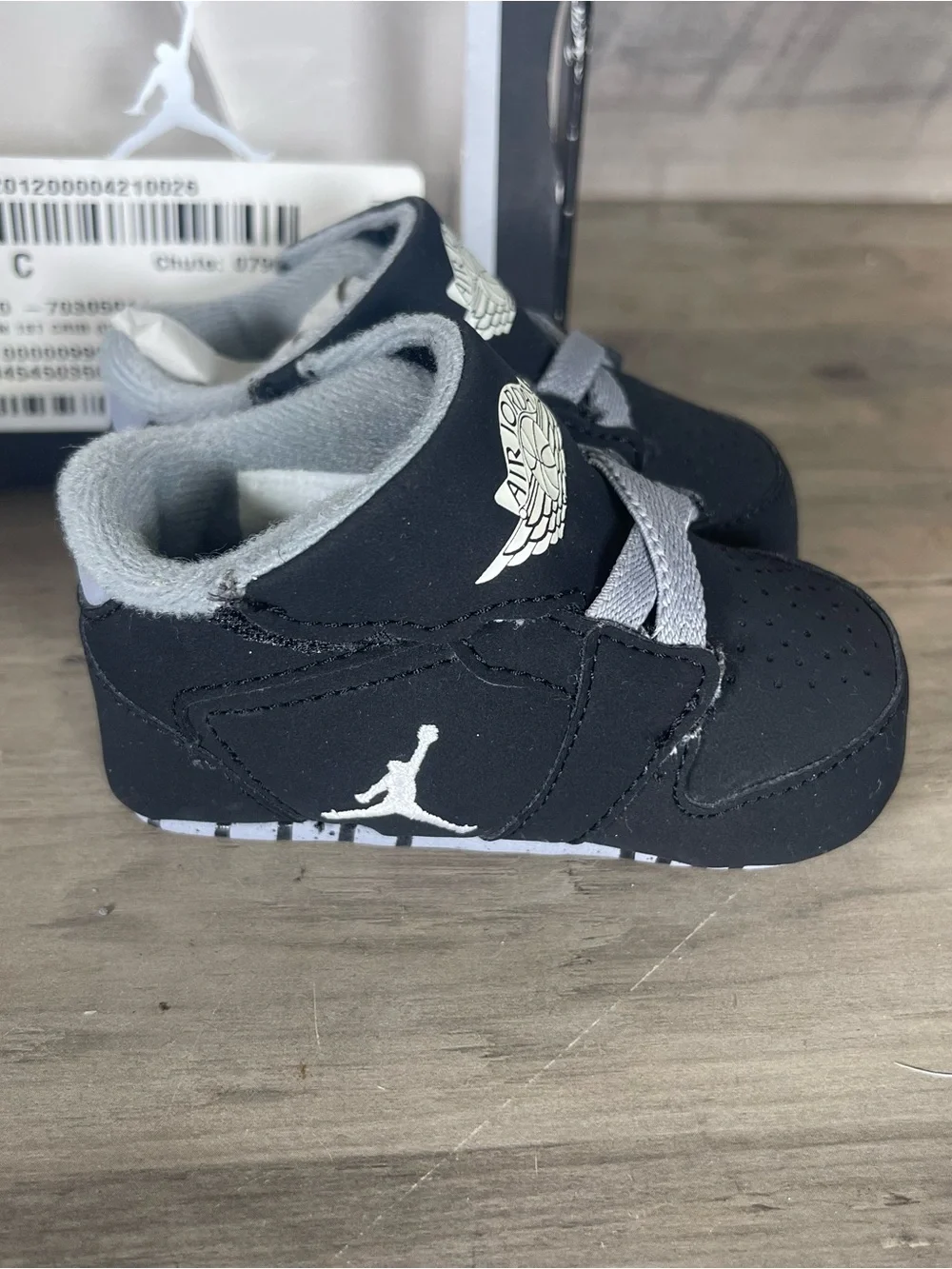 NEW IN BOX Nike Jordan 1st Crib Baby 2C Black Soft Sole Shoes 370305-011 Infant